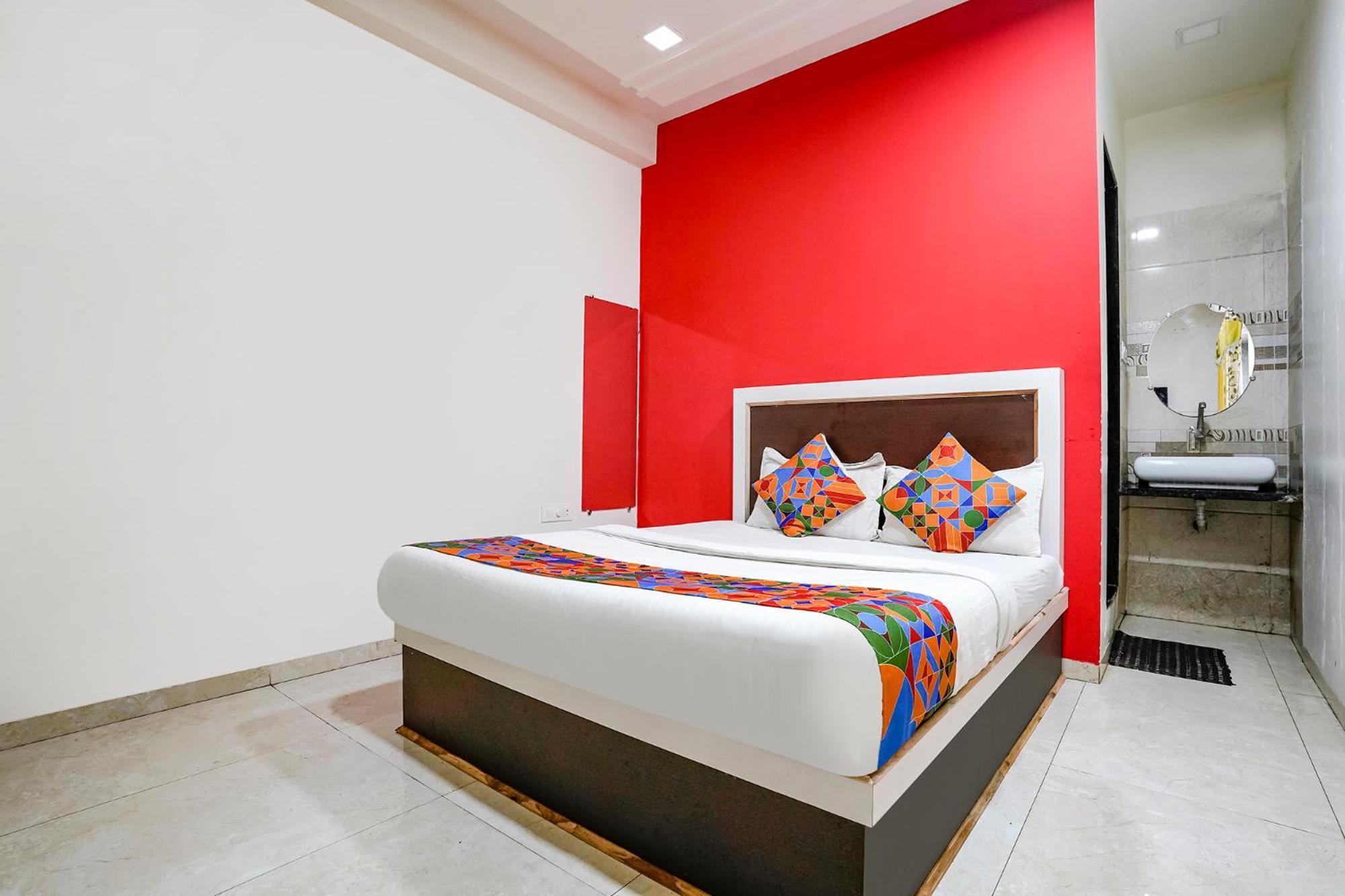 OYO 60908 Hotel Sai Lodging Deolāli Esterno foto
