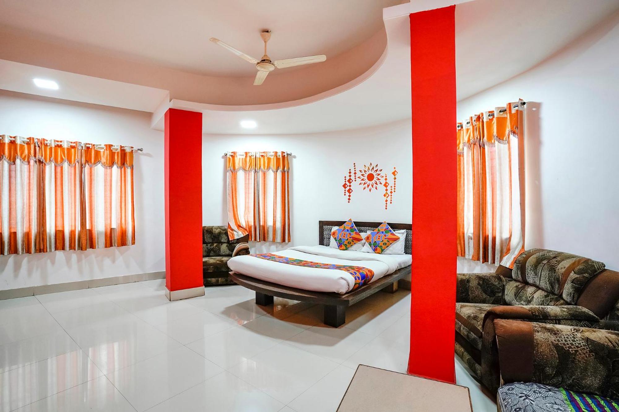 OYO 60908 Hotel Sai Lodging Deolāli Esterno foto