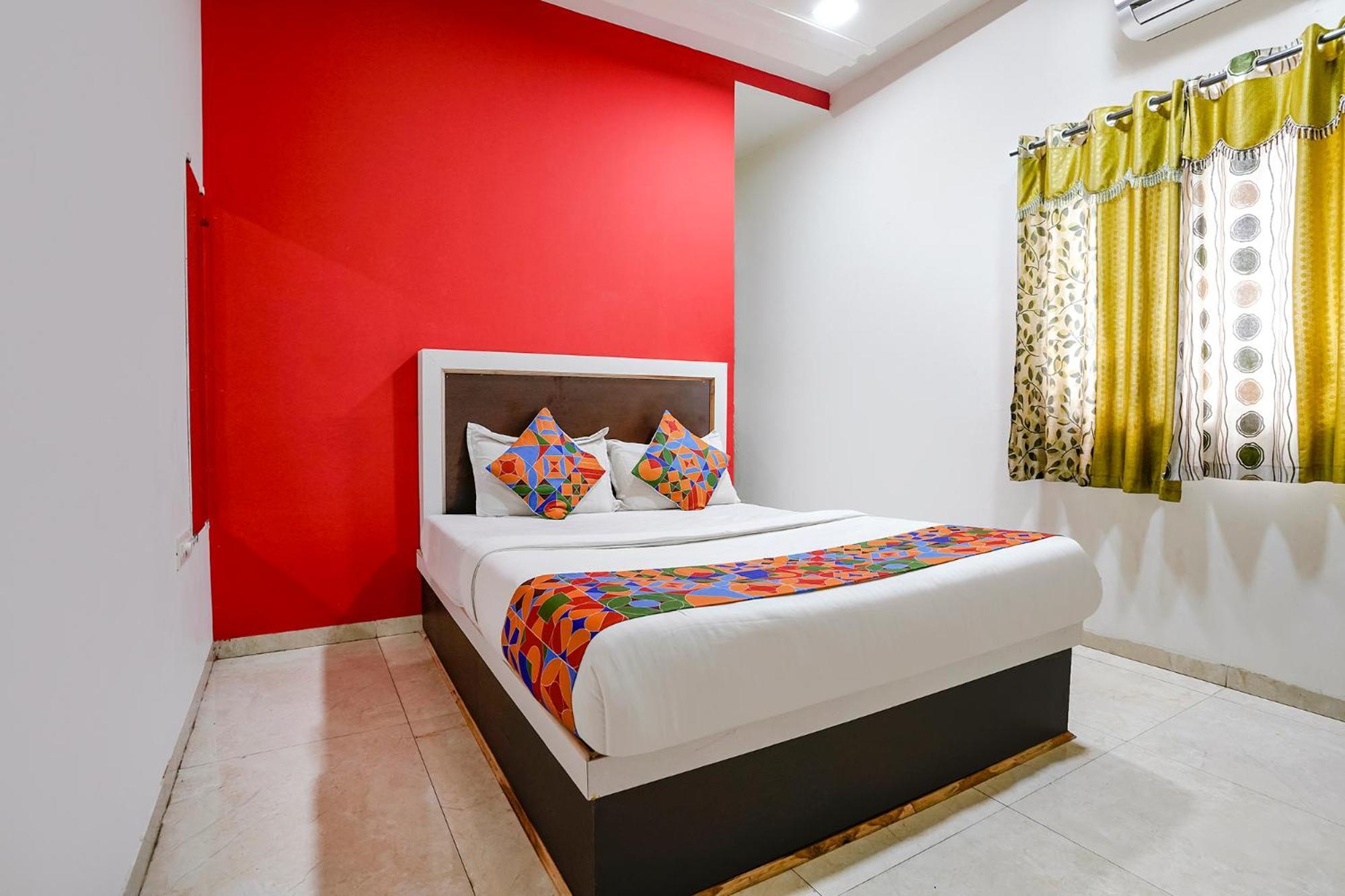 OYO 60908 Hotel Sai Lodging Deolāli Esterno foto