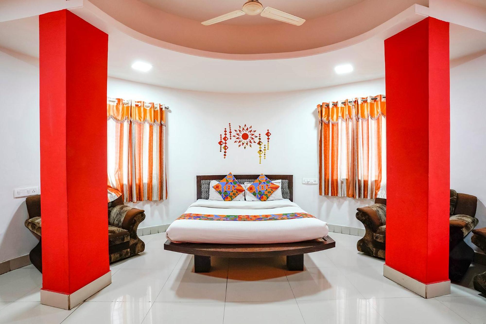 OYO 60908 Hotel Sai Lodging Deolāli Esterno foto